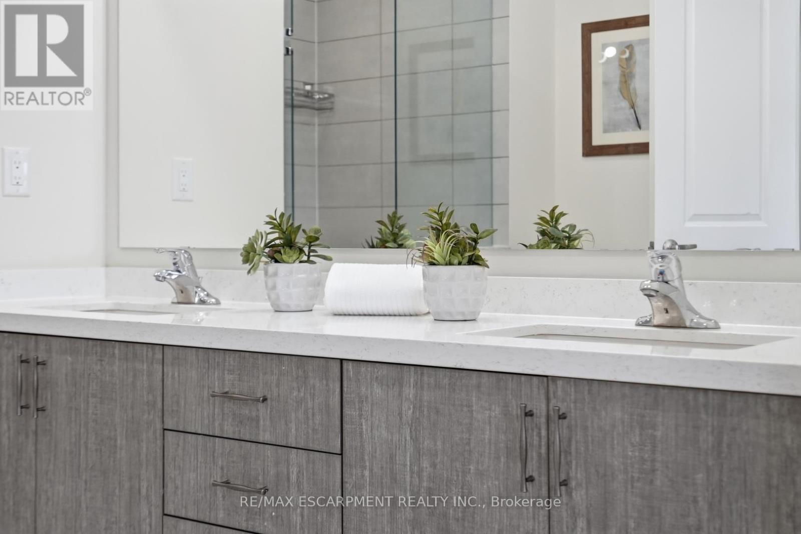 195 Granite Ridge Trail, Hamilton, Ontario  L8B 1Z1 - Photo 39 - X12806622