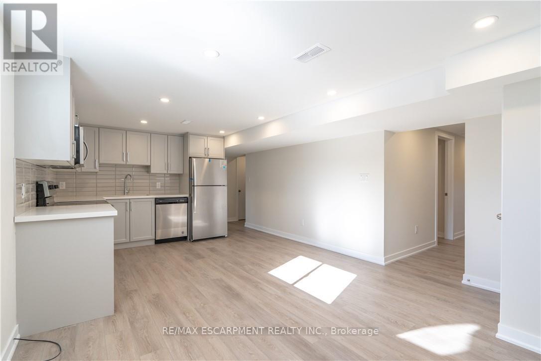 2 - 749 Upper Ottawa Street, Hamilton, Ontario  L8T 3T8 - Photo 11 - X12806682