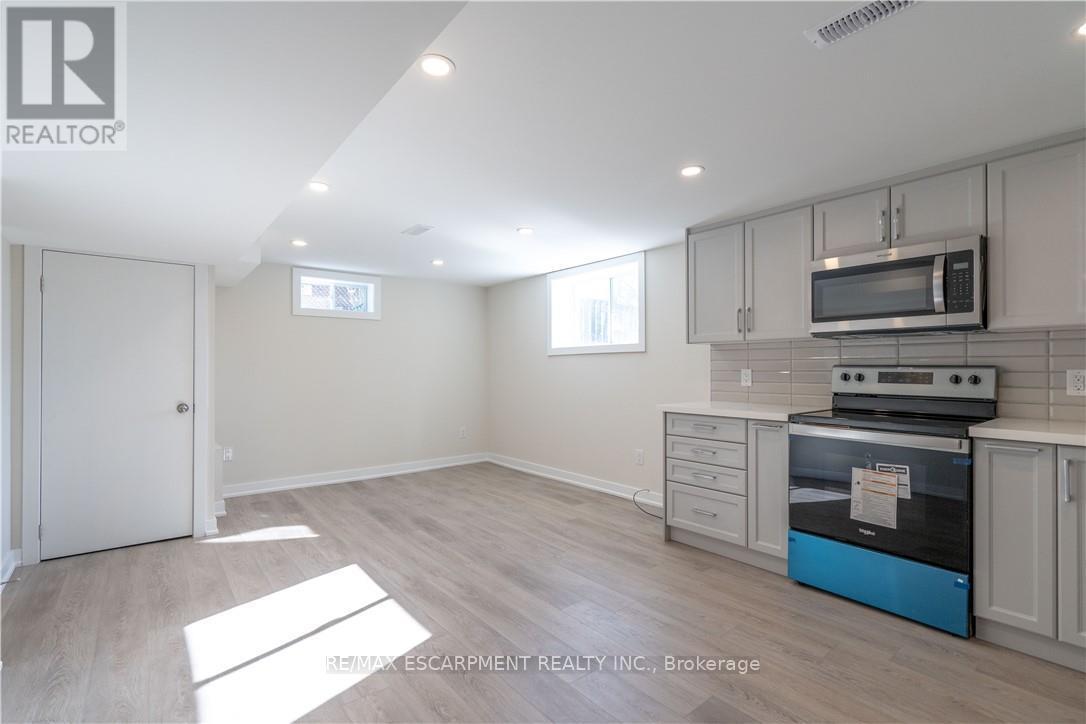 2 - 749 Upper Ottawa Street, Hamilton, Ontario  L8T 3T8 - Photo 6 - X12806682