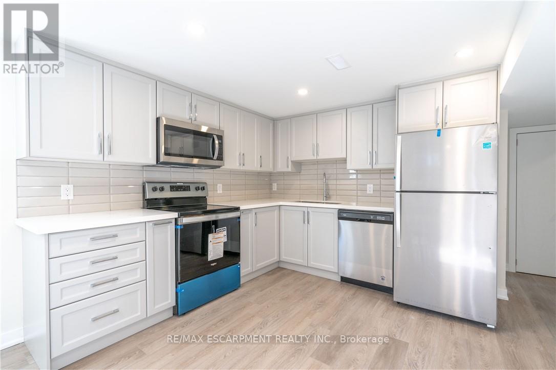 2 - 749 Upper Ottawa Street, Hamilton, Ontario  L8T 3T8 - Photo 8 - X12806682