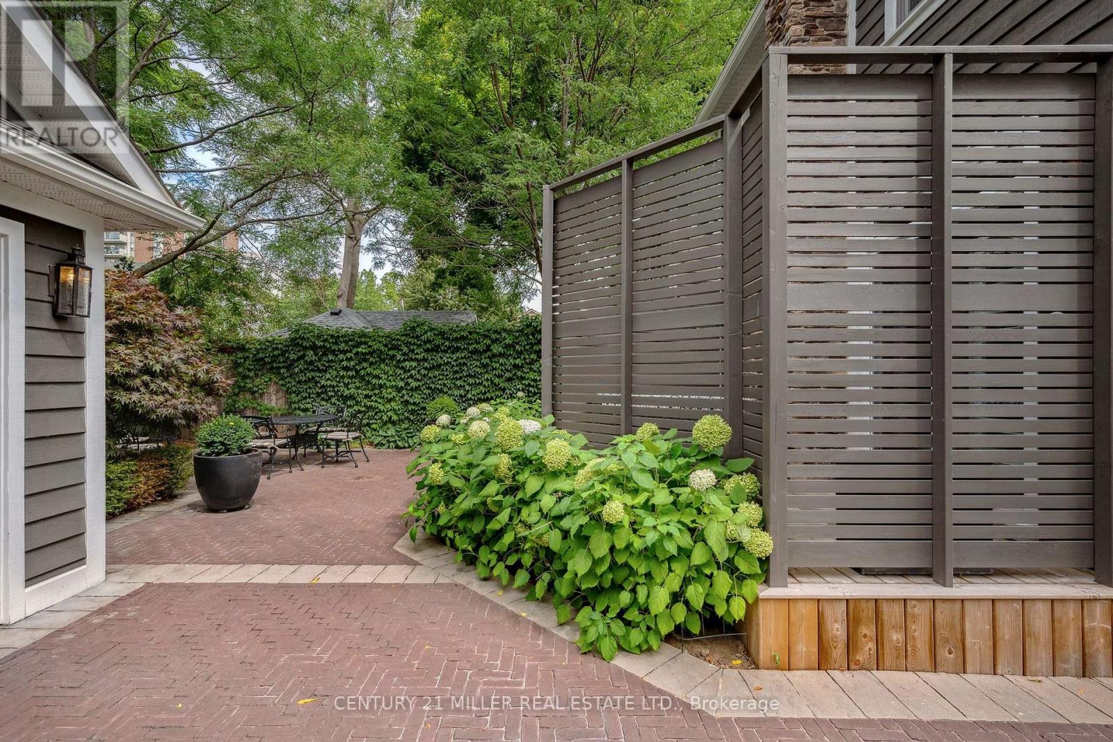 45 Head Street, Oakville, Ontario  L6K 1L4 - Photo 37 - W12806280