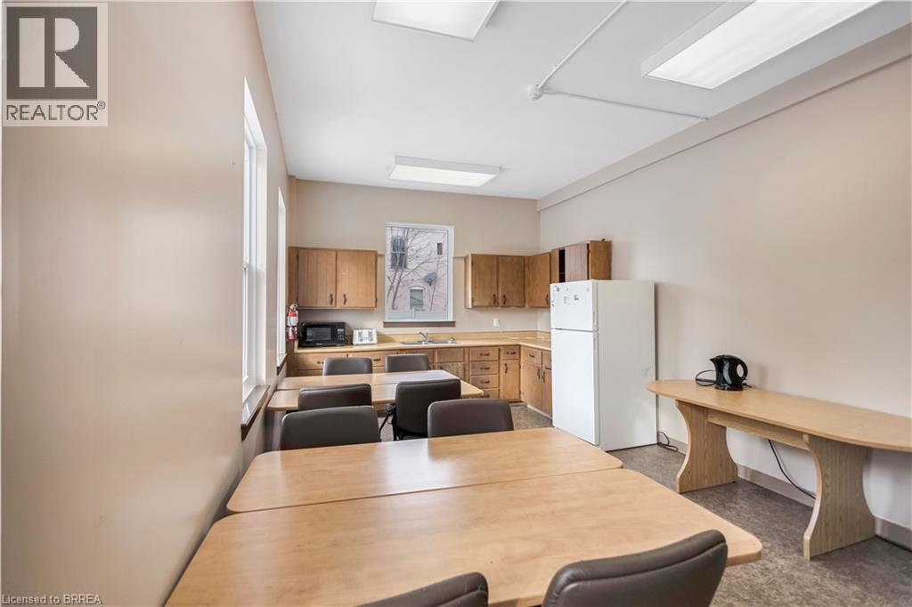 70 Chatham Street, Brantford, Ontario  N3T 2P1 - Photo 15 - 40804538