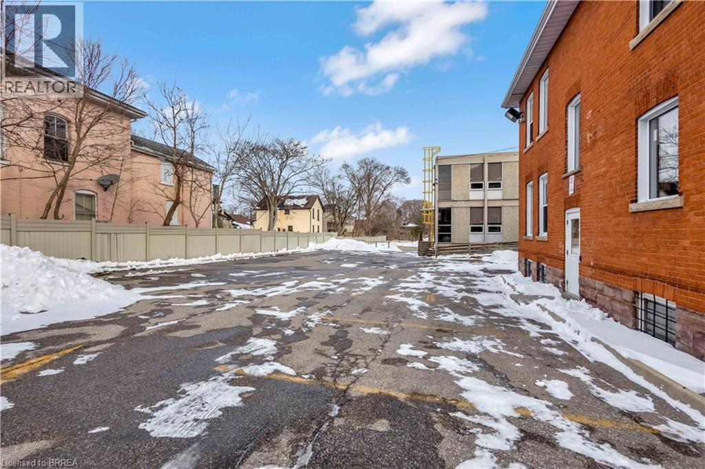 70 Chatham Street, Brantford, Ontario  N3T 2P1 - Photo 47 - 40804538