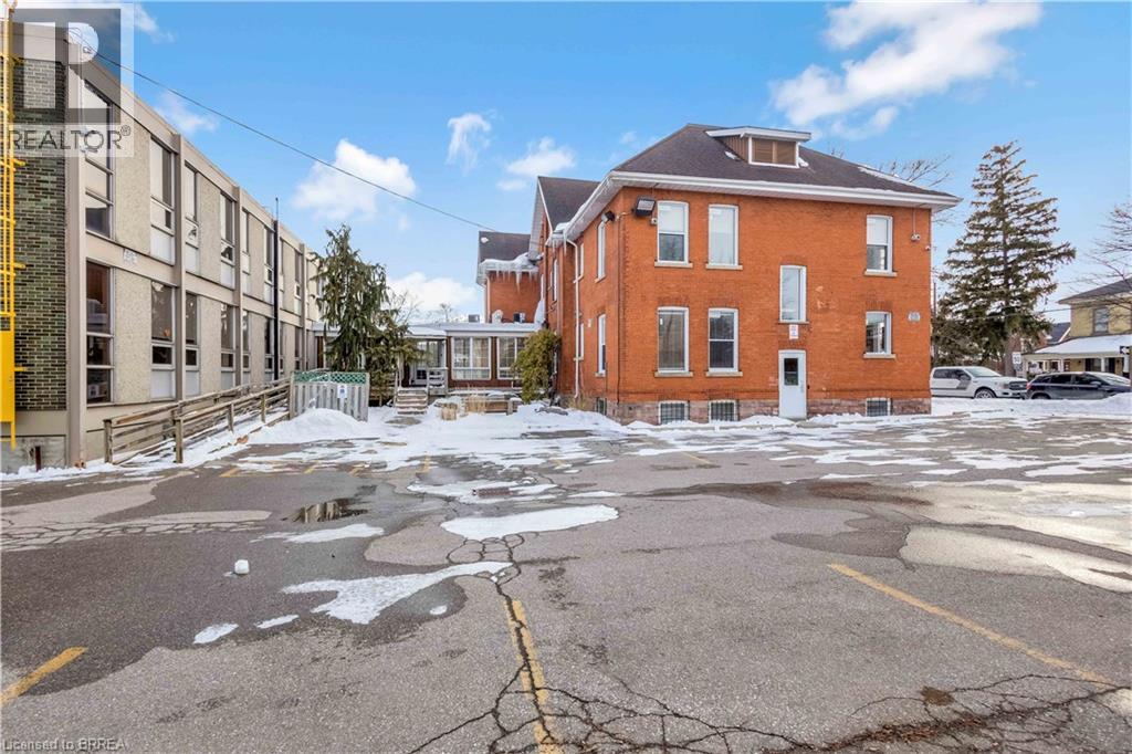 70 Chatham Street, Brantford, Ontario  N3T 2P1 - Photo 45 - 40804538