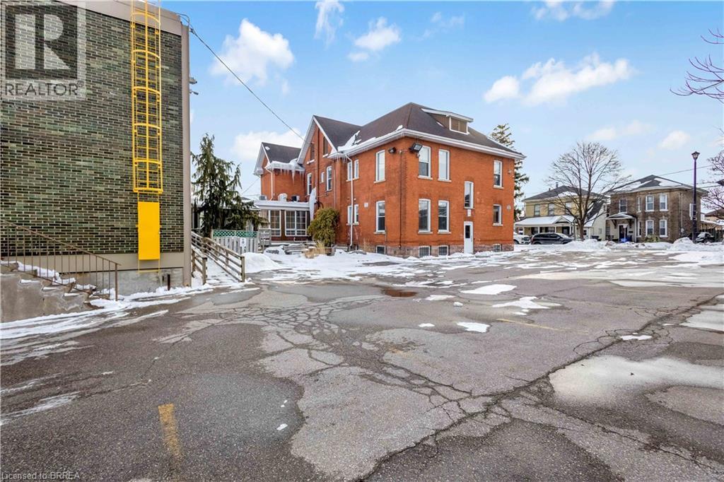 70 Chatham Street, Brantford, Ontario  N3T 2P1 - Photo 44 - 40804538
