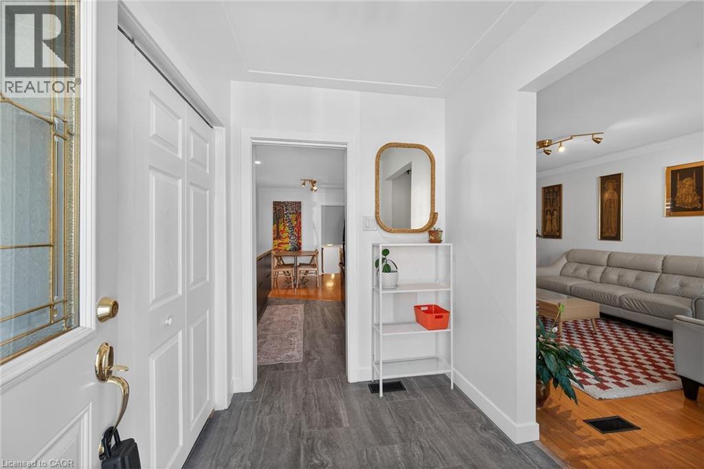 280 Thayer Avenue, Hamilton, Ontario  L9A 1J7 - Photo 4 - 40805931