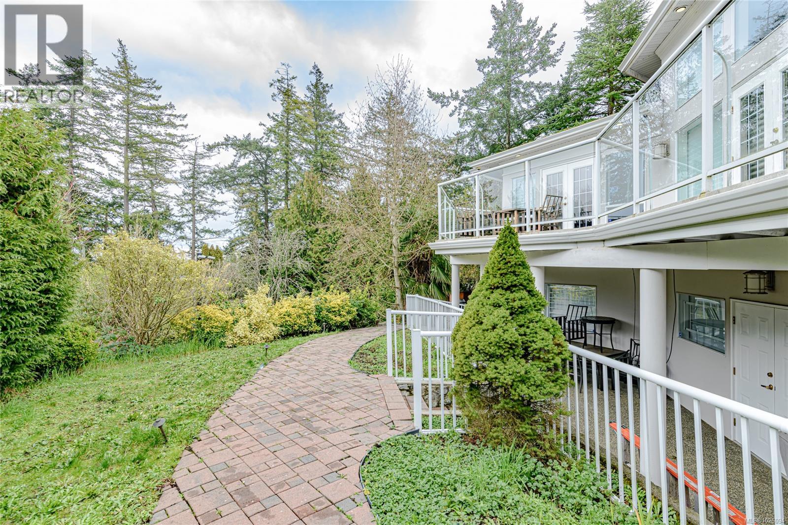 1934 San Juan Ave, Saanich, British Columbia  V8N 2J4 - Photo 50 - 1026094