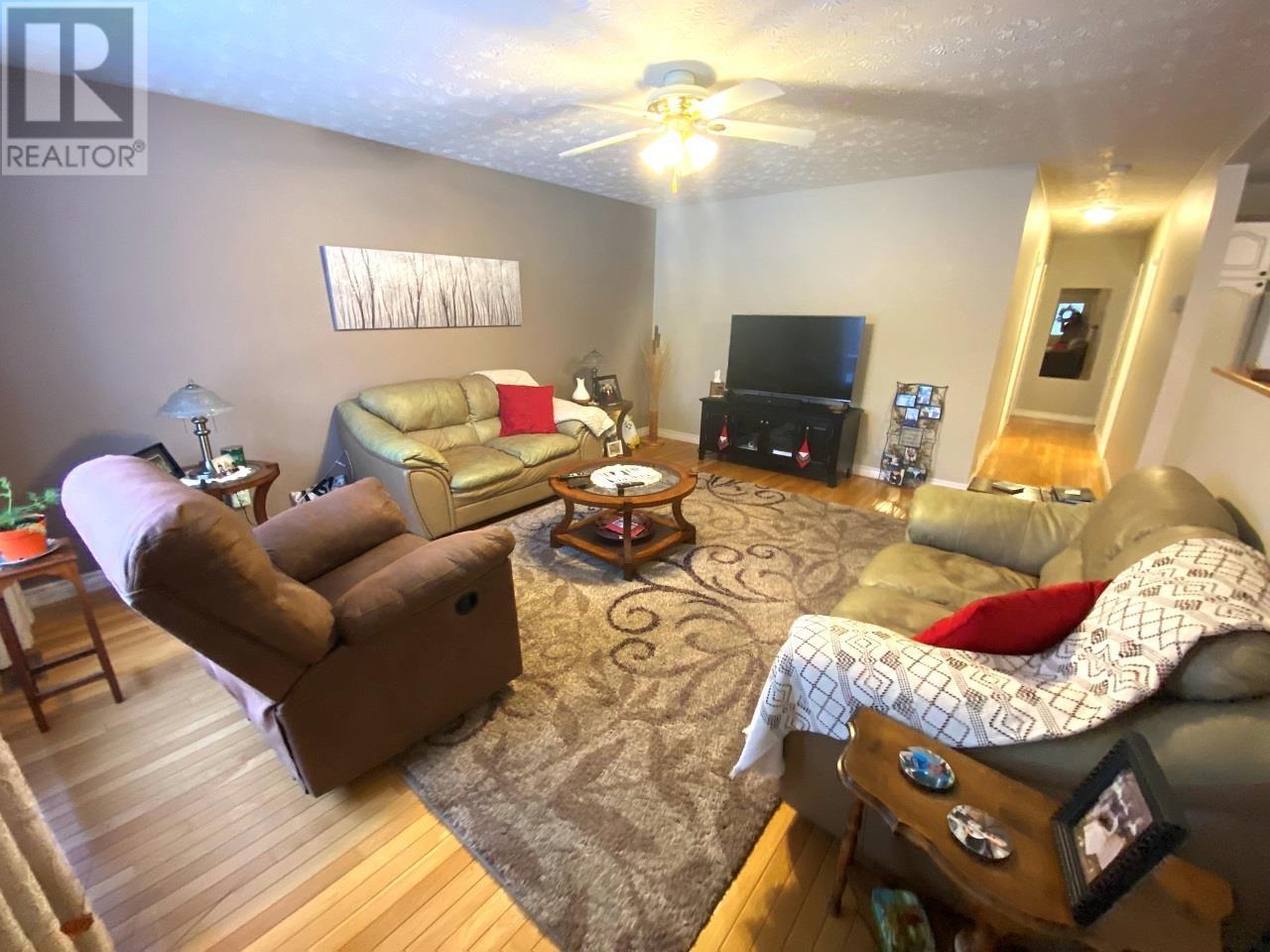 210 Mississauga Ave, Elliot Lake, Ontario  P5A 1E6 - Photo 6 - SM260331