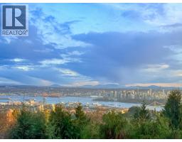 1318 CRESTWELL ROAD, West Vancouver, British Columbia