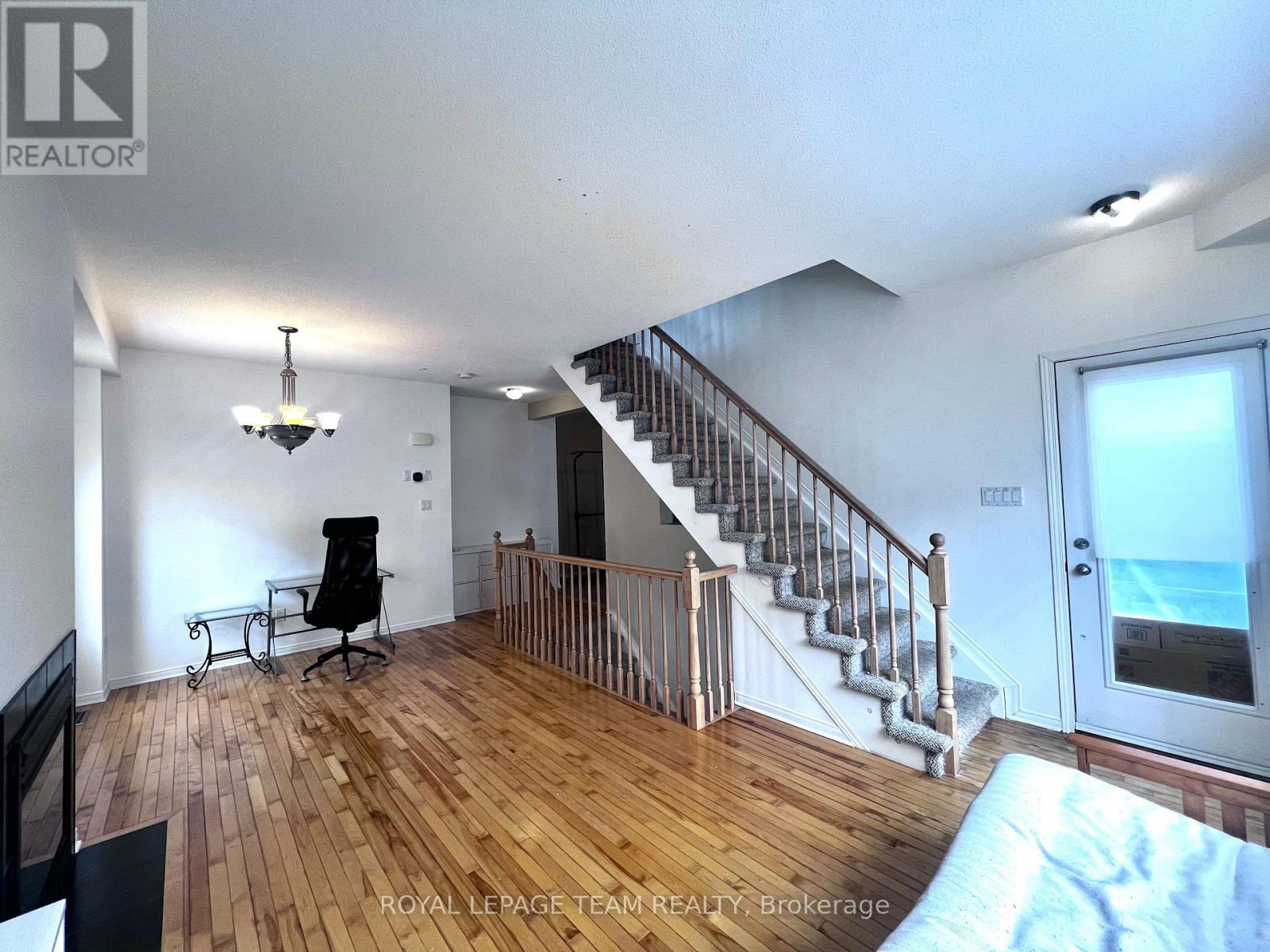 119 Songbird Private, Ottawa, Ontario  K2H 0A3 - Photo 11 - X12806826