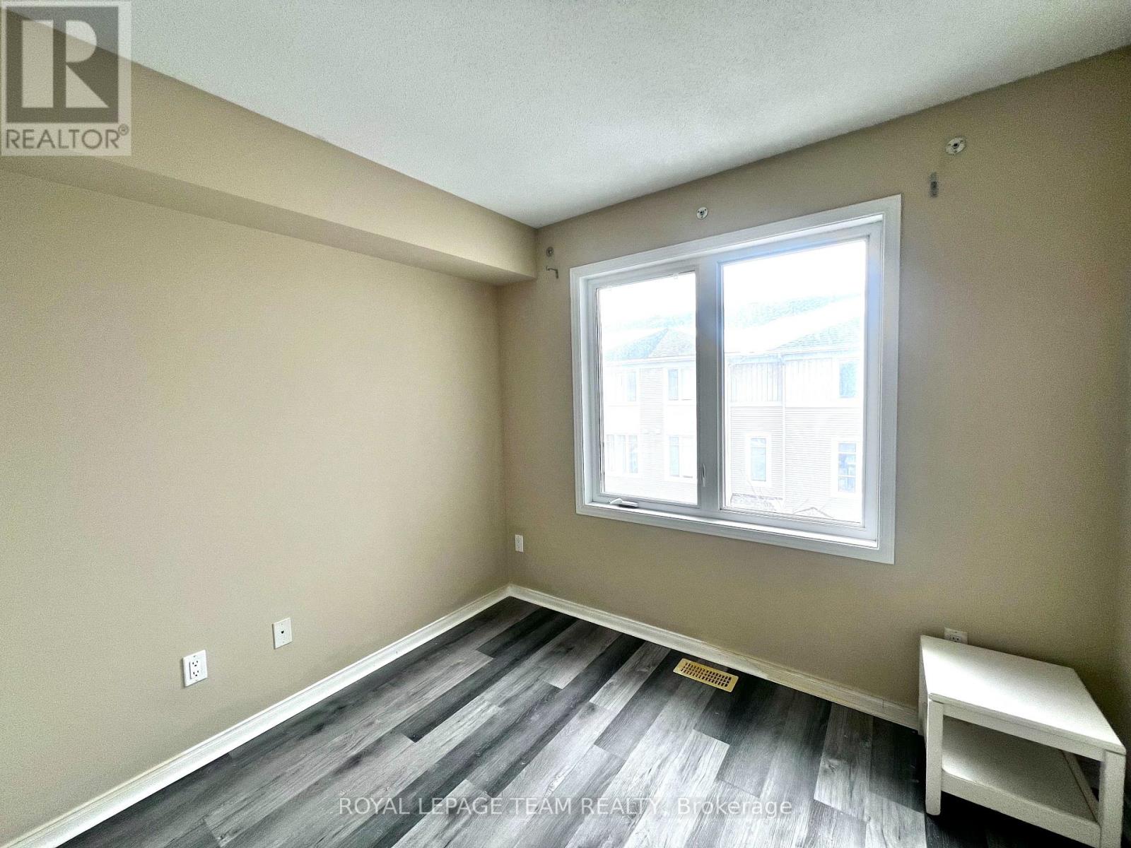 119 Songbird Private, Ottawa, Ontario  K2H 0A3 - Photo 12 - X12806826