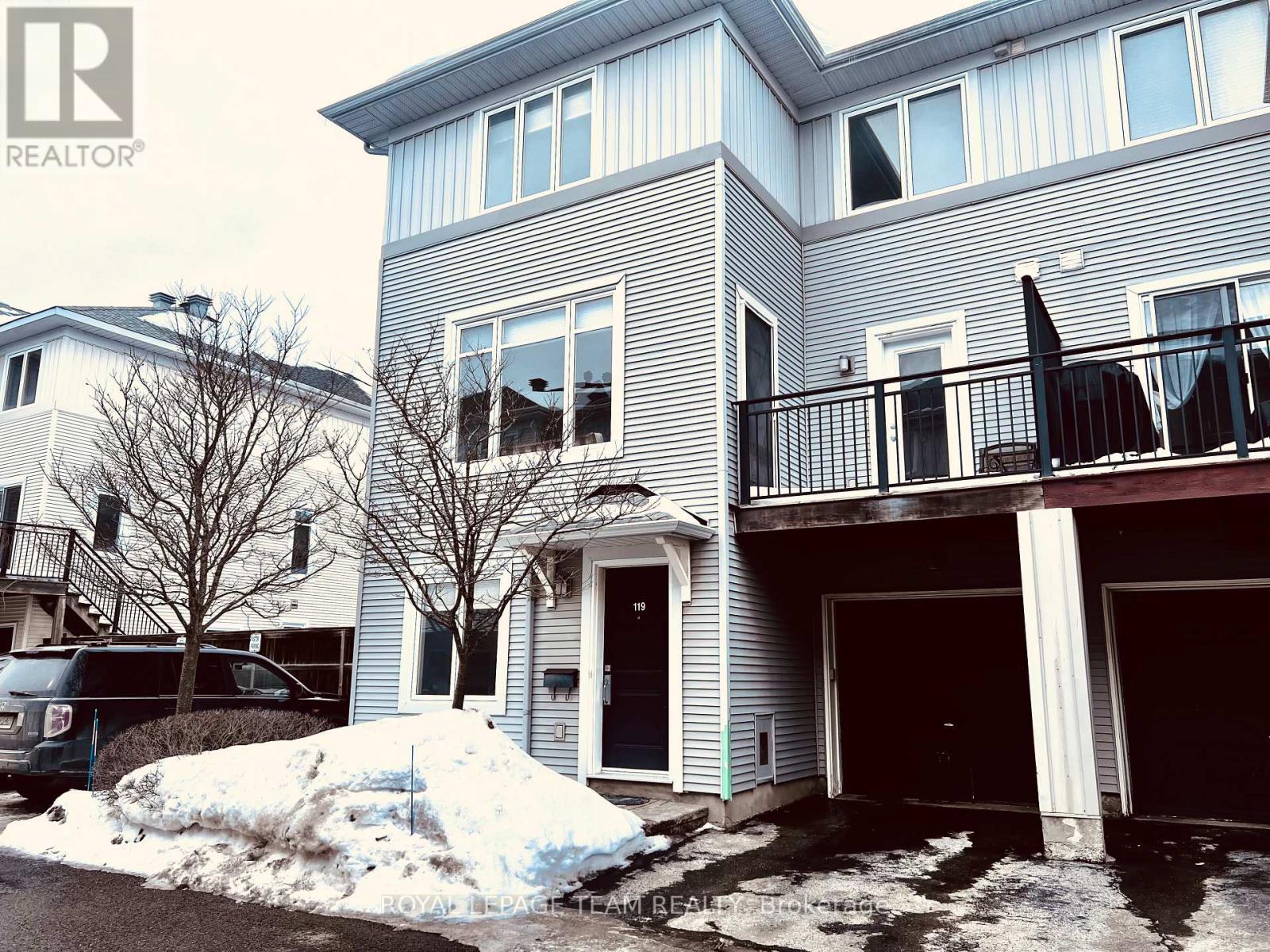 119 Songbird Private, Ottawa, Ontario  K2H 0A3 - Photo 2 - X12806826