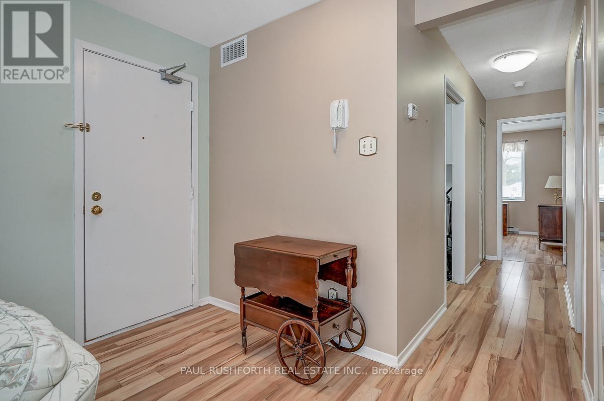 B - 8 Stonehill Court, Ottawa, Ontario  K2M 1E5 - Photo 3 - X12806854