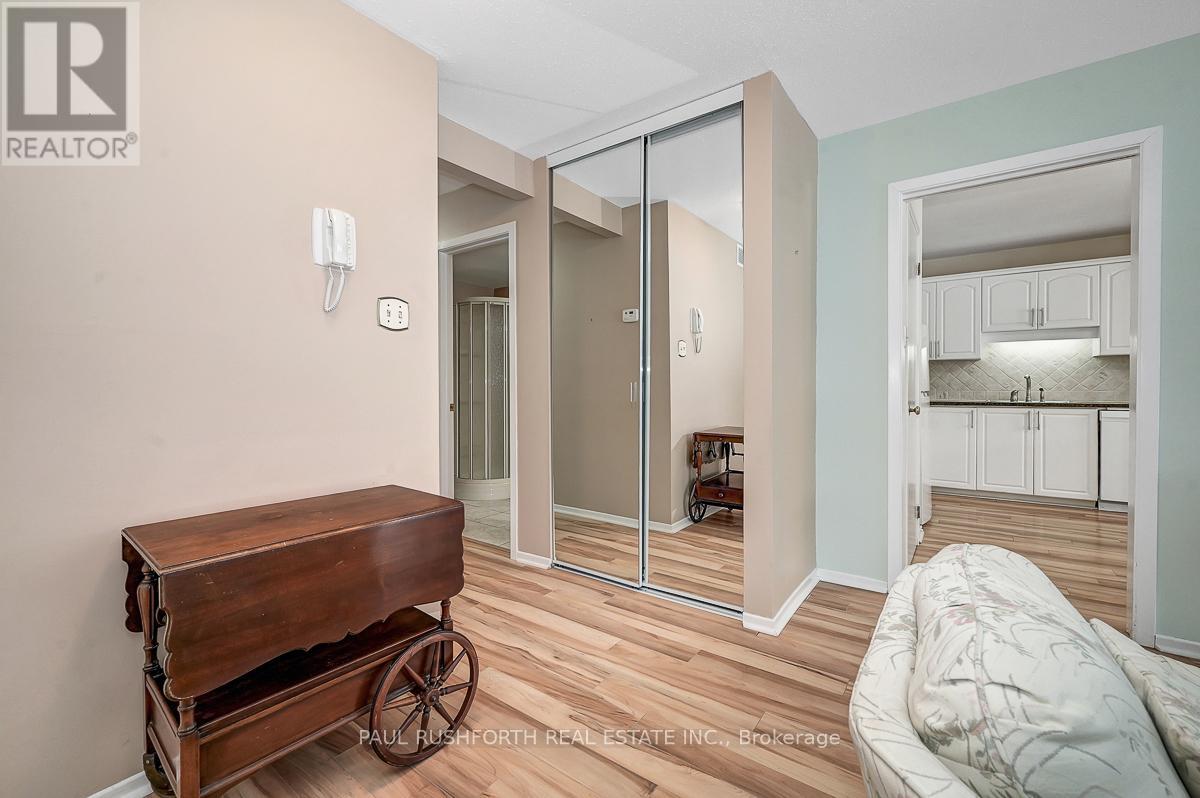 B - 8 Stonehill Court, Ottawa, Ontario  K2M 1E5 - Photo 5 - X12806854