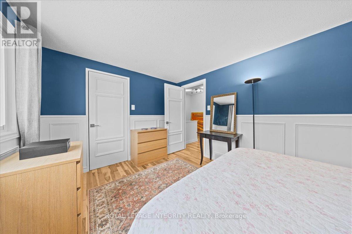 1196 Priory Lane, Ottawa, Ontario  K1C 1Z9 - Photo 13 - X12806924