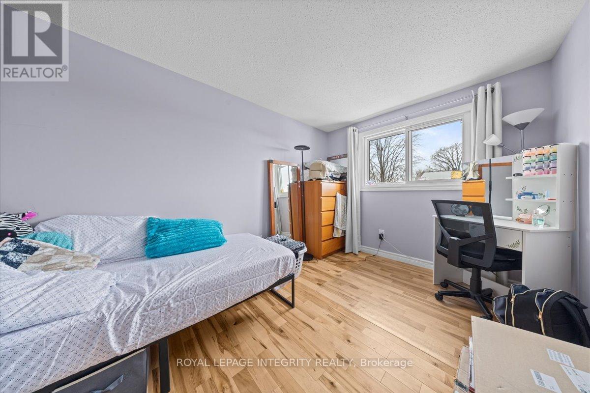 1196 Priory Lane, Ottawa, Ontario  K1C 1Z9 - Photo 14 - X12806924