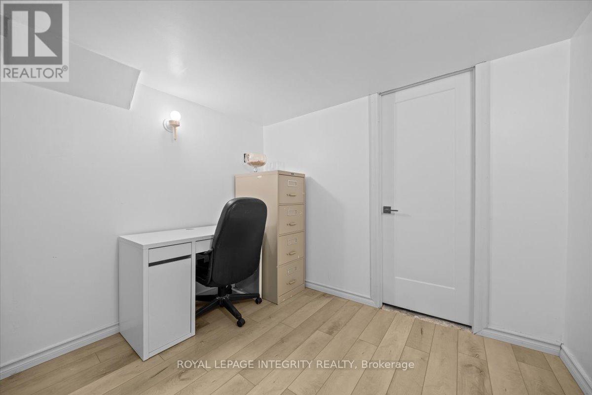 1196 Priory Lane, Ottawa, Ontario  K1C 1Z9 - Photo 23 - X12806924