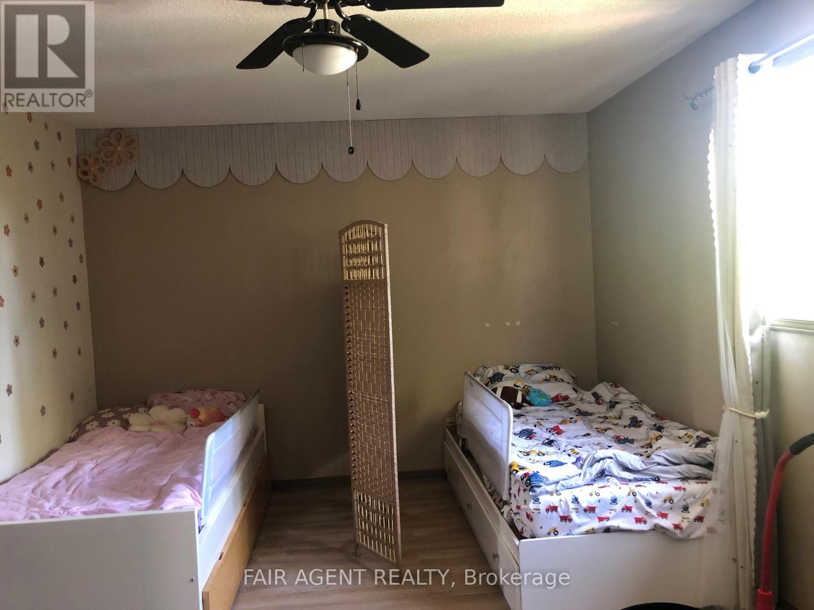 562 Erinbrook Drive, Kitchener, Ontario  N2E 3M8 - Photo 27 - X12806848