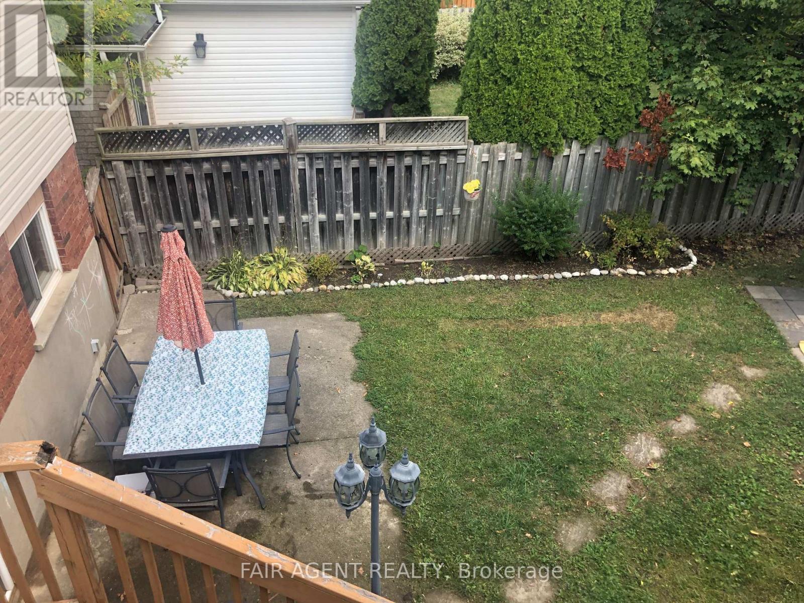 562 Erinbrook Drive, Kitchener, Ontario  N2E 3M8 - Photo 44 - X12806848