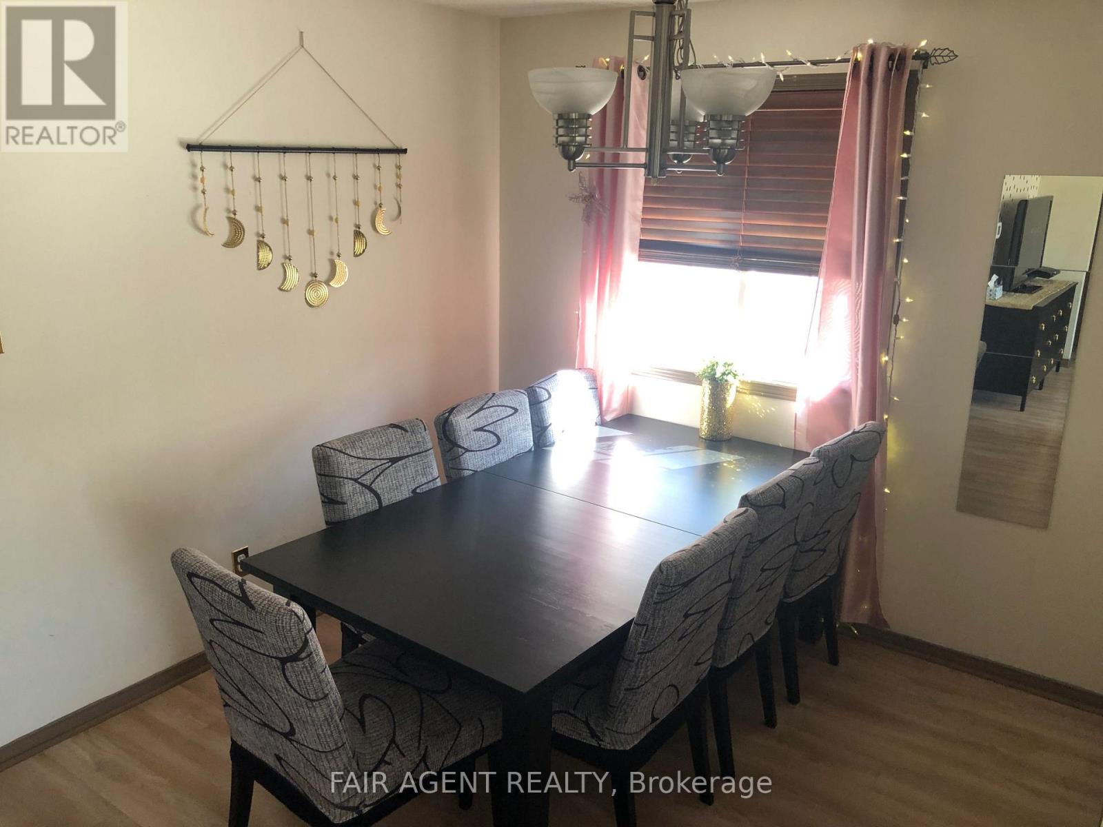 562 Erinbrook Drive, Kitchener, Ontario  N2E 3M8 - Photo 8 - X12806848