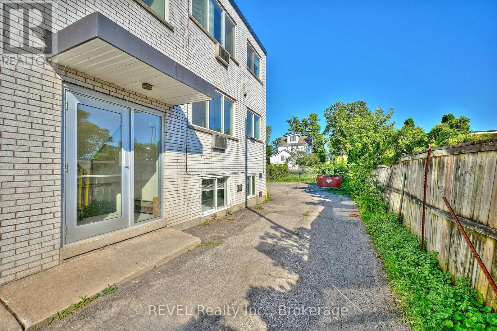 3865 Front Street, Niagara Falls, Ontario  L2G 6G3 - Photo 6 - X12806914