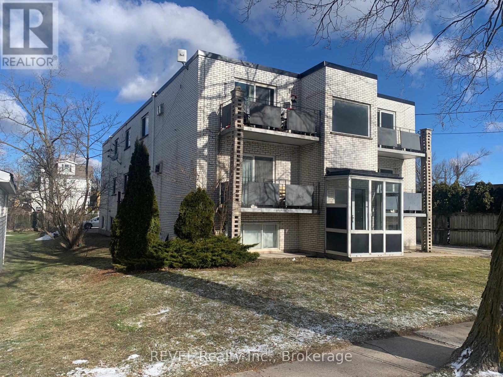 3865 Front Street, Niagara Falls, Ontario  L2G 8G3 - Photo 2 - X12806918