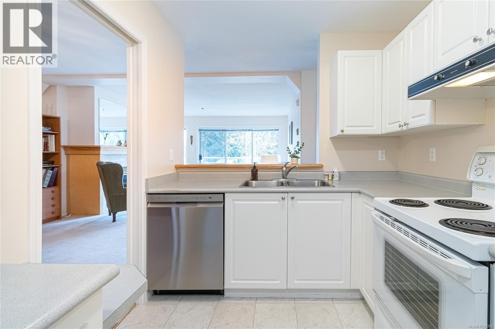 309 3009 Brittany Dr, Langford, British Columbia  V9B 5P8 - Photo 10 - 1026265