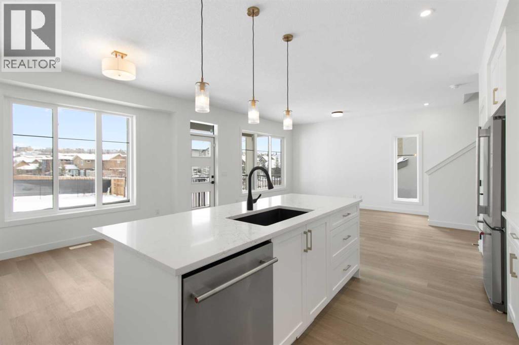 2241 81st Street Sw, Calgary, Alberta  T3H 6M4 - Photo 5 - A2287848