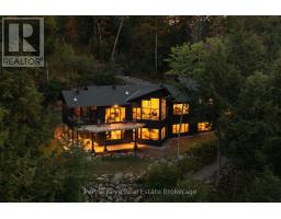 86 CLAREN CRESCENT, Huntsville, Ontario