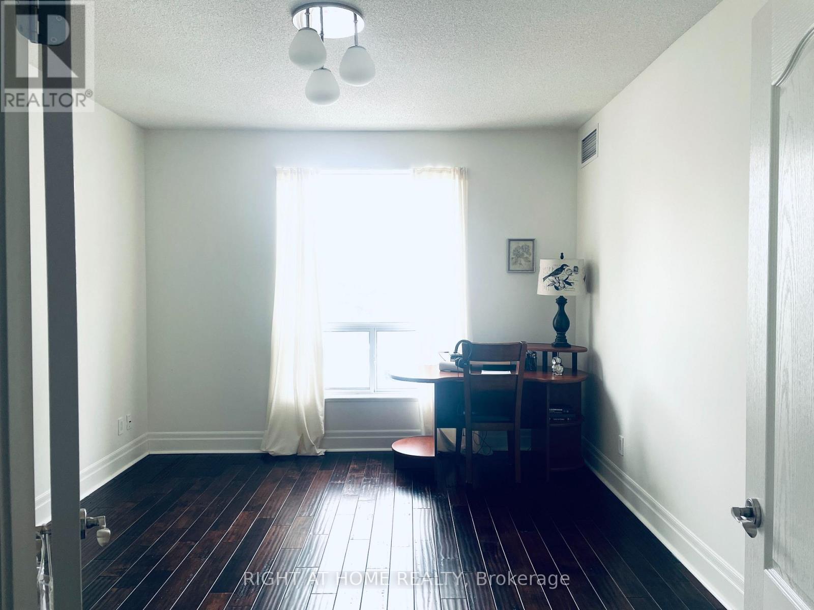 Lph06 - 188 Doris Avenue, Toronto, Ontario  M2N 6Z5 - Photo 17 - C12806838