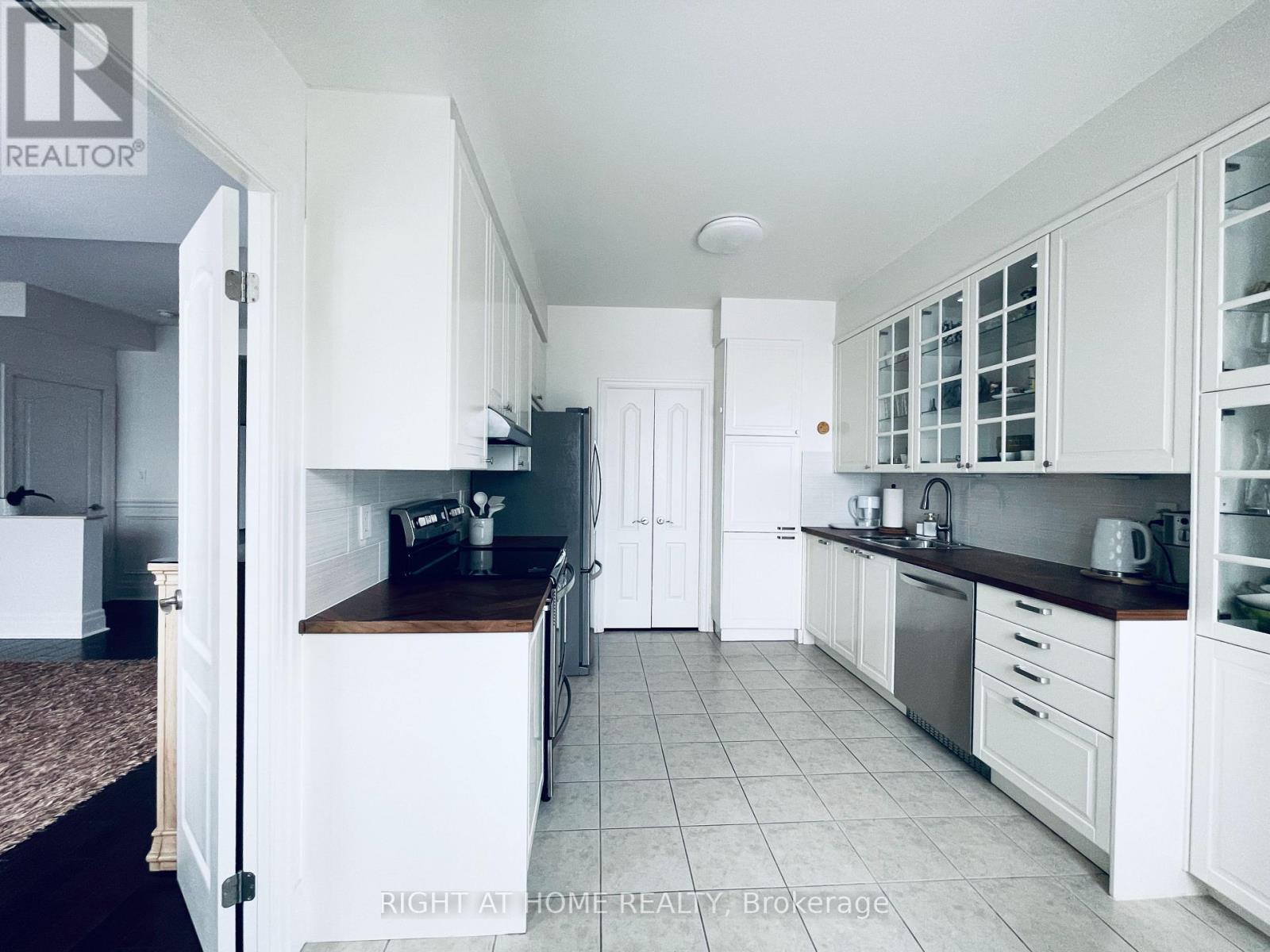 Lph06 - 188 Doris Avenue, Toronto, Ontario  M2N 6Z5 - Photo 7 - C12806838