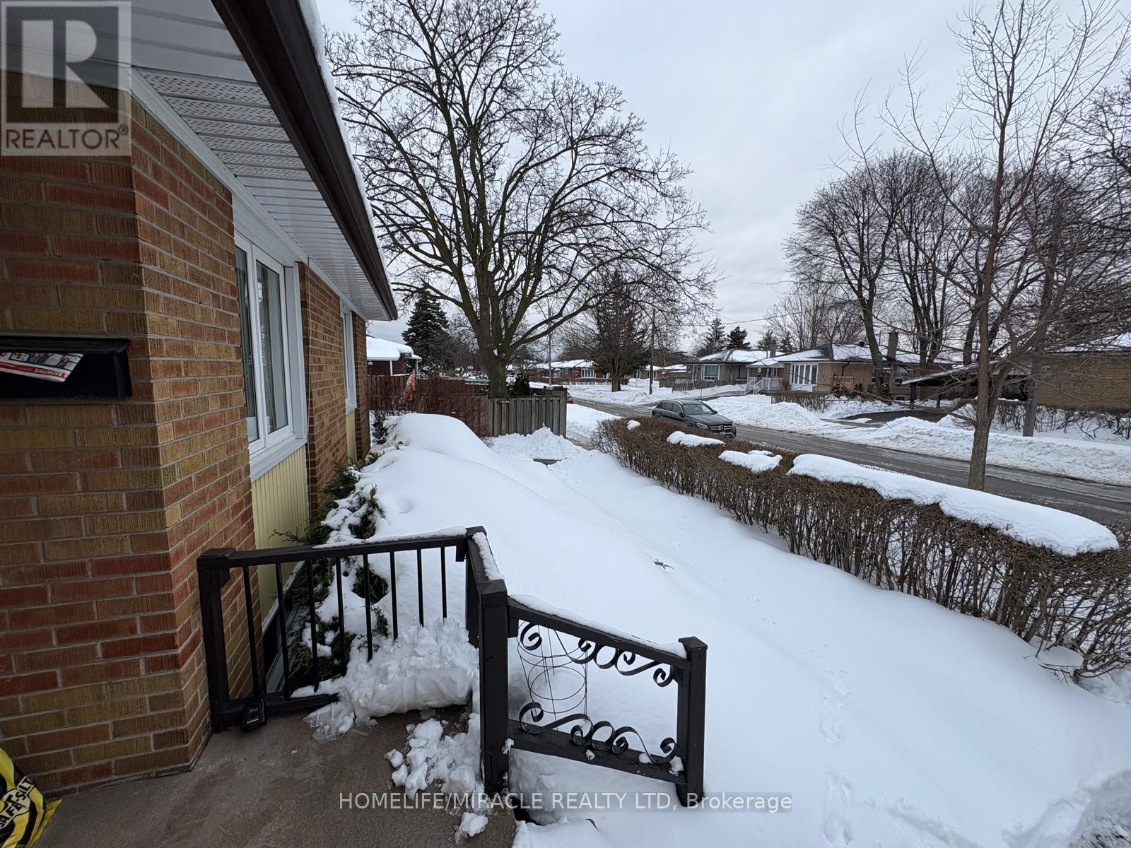 25 Ingrid Drive N, Toronto, Ontario  M1G 3A8 - Photo 3 - E12799654