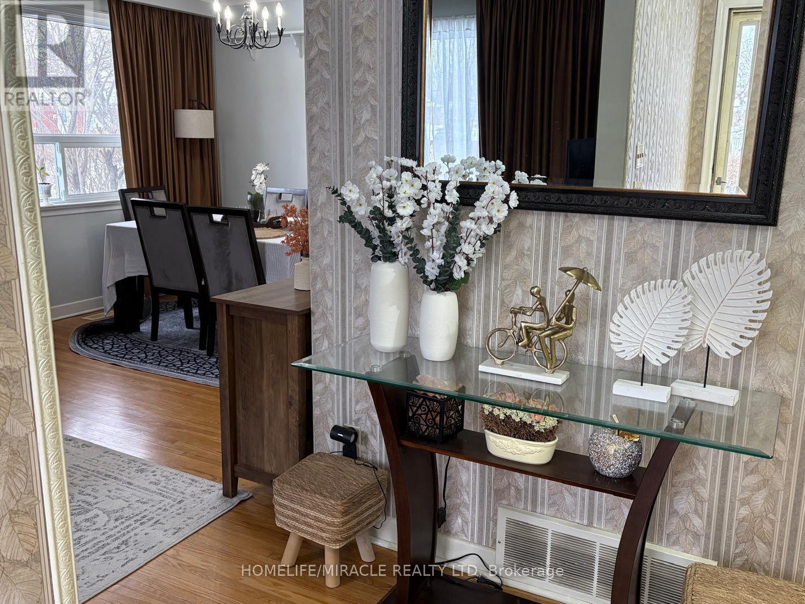 25 Ingrid Drive N, Toronto, Ontario  M1G 3A8 - Photo 8 - E12799654