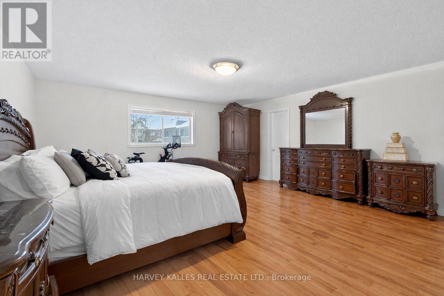 60 Wolfson Crescent, Richmond Hill, Ontario  L4E 4P1 - Photo 24 - N12790640