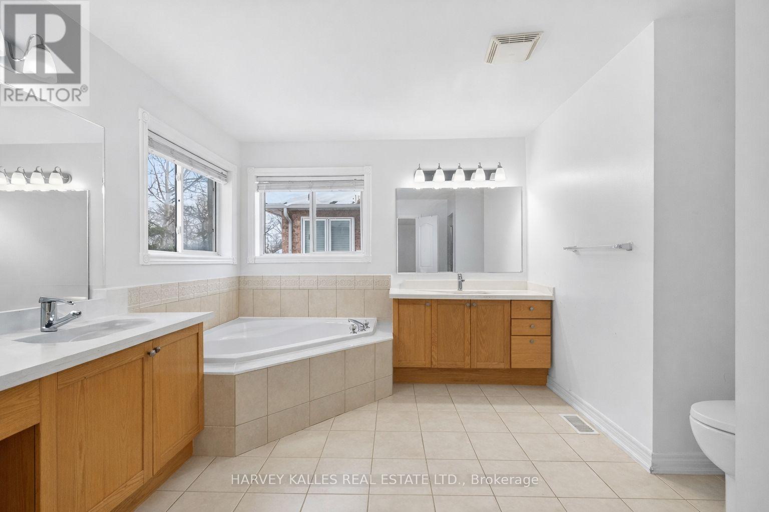 60 Wolfson Crescent, Richmond Hill, Ontario  L4E 4P1 - Photo 26 - N12790640