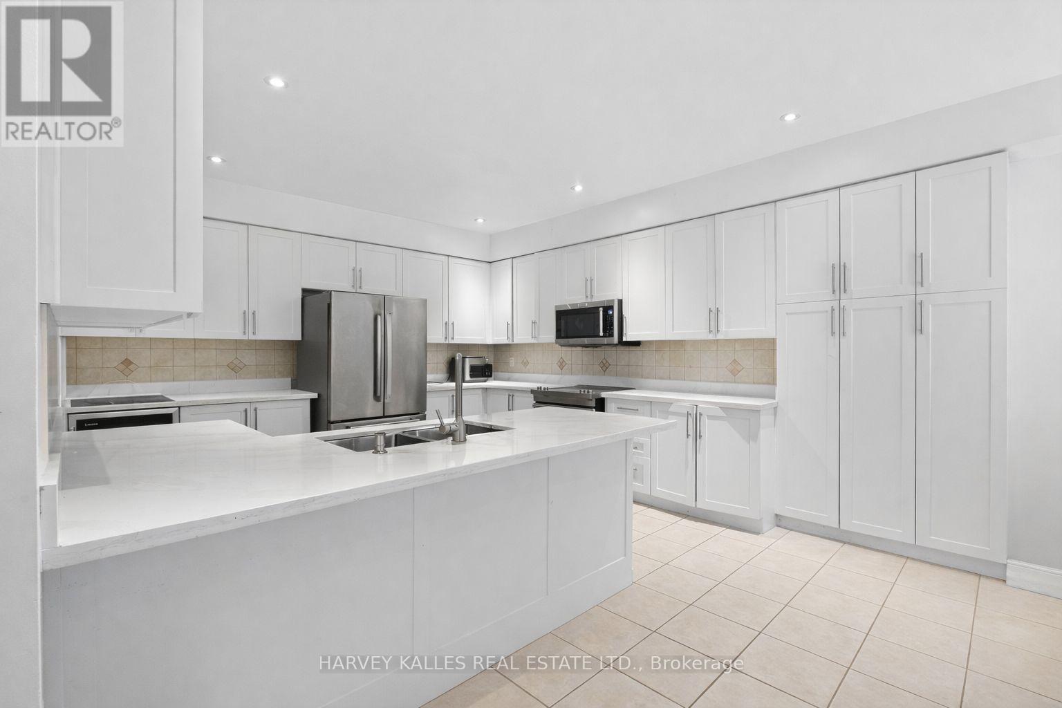 60 Wolfson Crescent, Richmond Hill, Ontario  L4E 4P1 - Photo 16 - N12790640