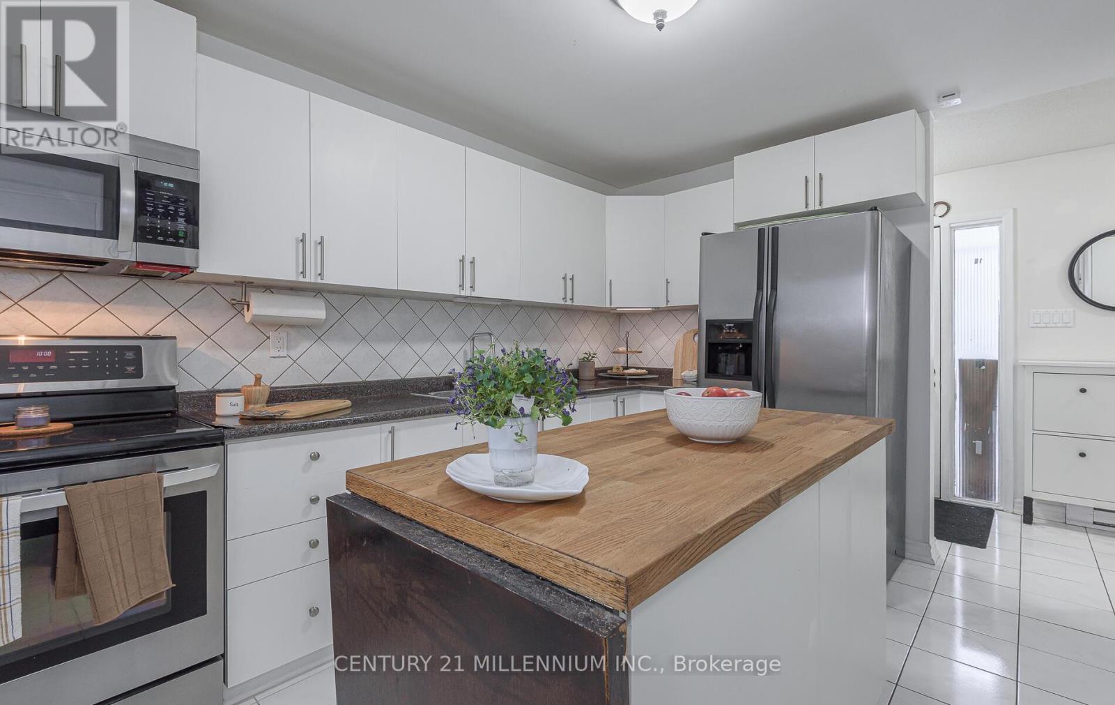 4 Heatherside Court, Brampton, Ontario  L6S 1N9 - Photo 14 - W12804026