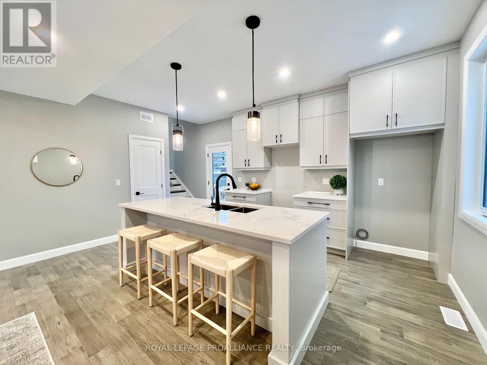 21 Horton Court, Belleville, Ontario  K8P 0G7 - Photo 12 - X12388792