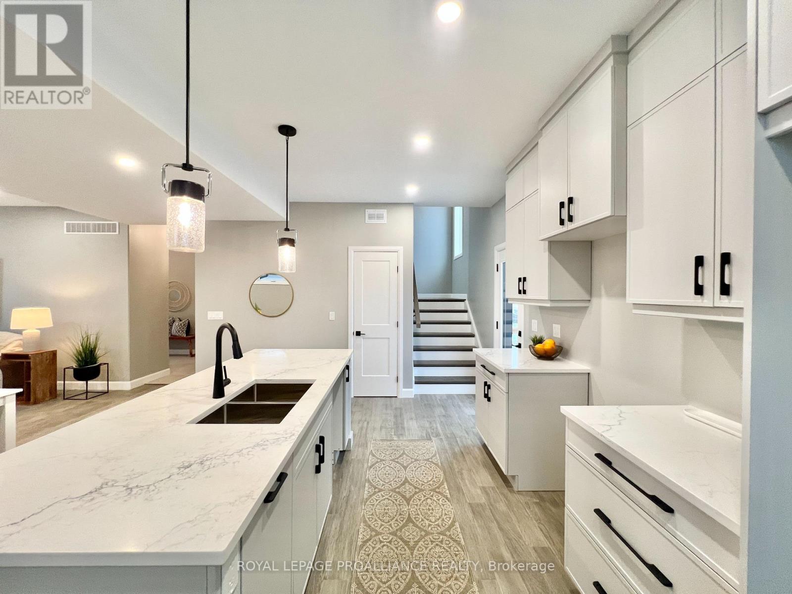 21 Horton Court, Belleville, Ontario  K8P 0G7 - Photo 14 - X12388792