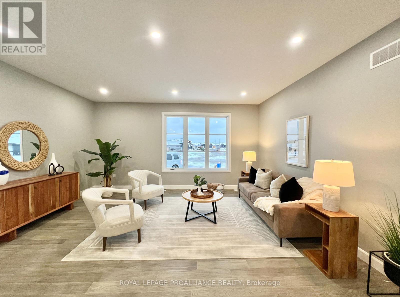 21 Horton Court, Belleville, Ontario  K8P 0G7 - Photo 6 - X12388792