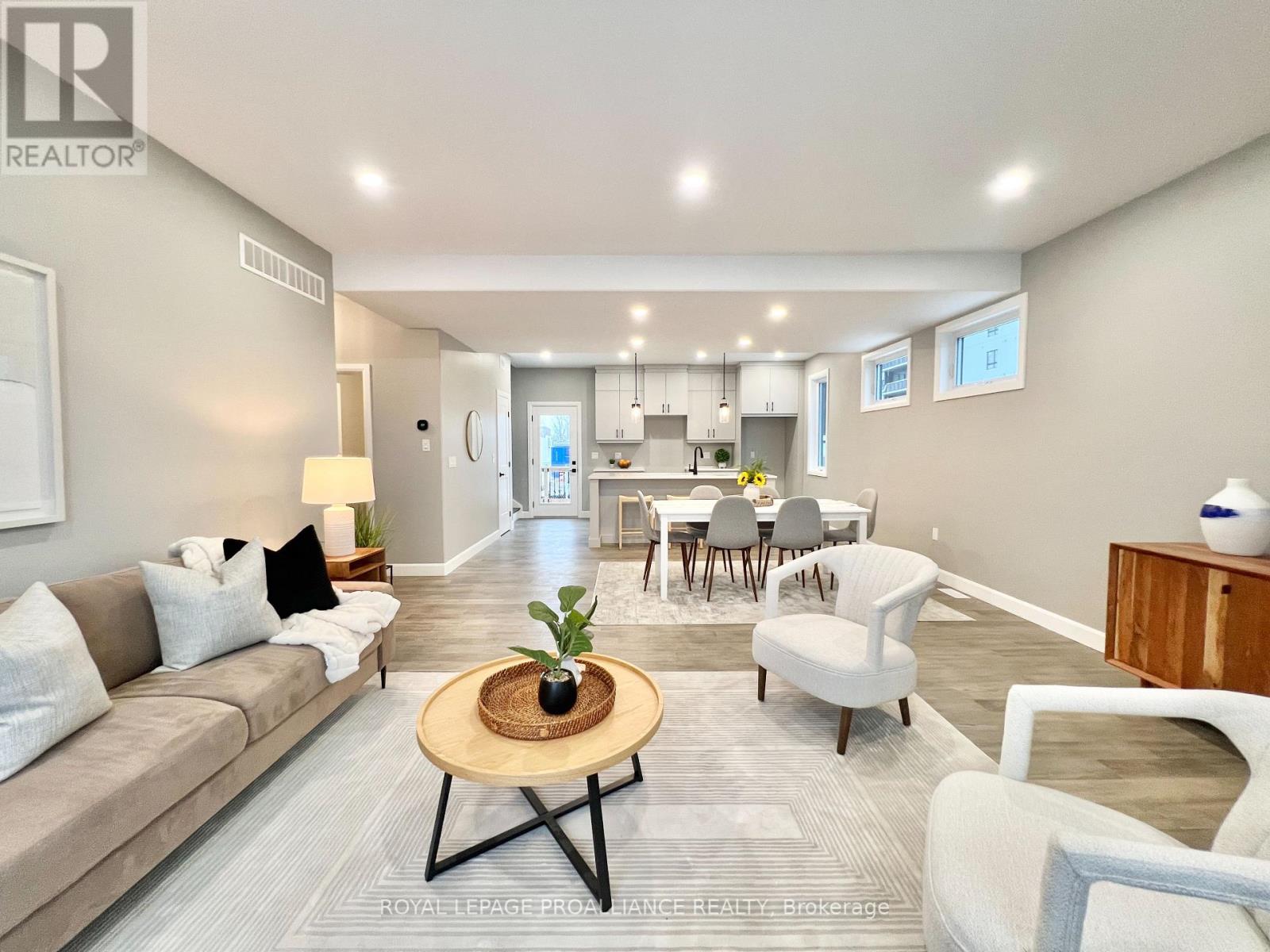 21 Horton Court, Belleville, Ontario  K8P 0G7 - Photo 9 - X12388792