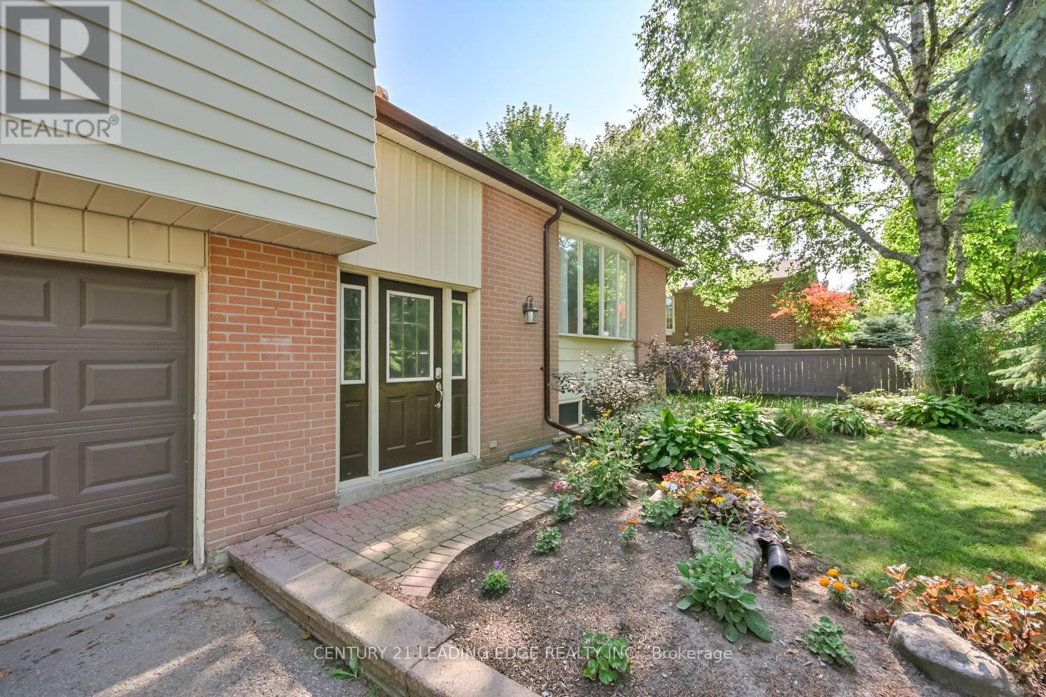 21 Jonathan Street, Uxbridge, Ontario  L9P 1B6 - Photo 4 - N12806824