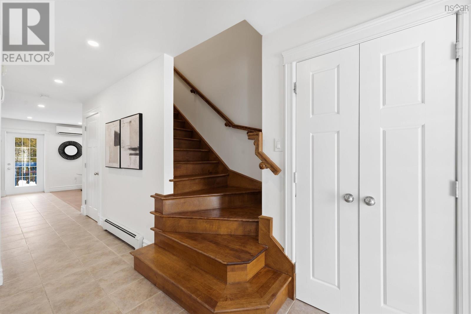 465 Laurel Ridge Drive, Beaver Bank, Nova Scotia  B4G 1H7 - Photo 2 - 202603162