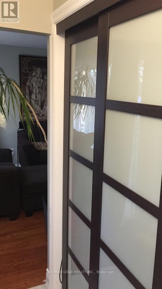 Upper - 27 Brookdale Crescent, Brampton, Ontario  L6T 1M8 - Photo 4 - W12806850