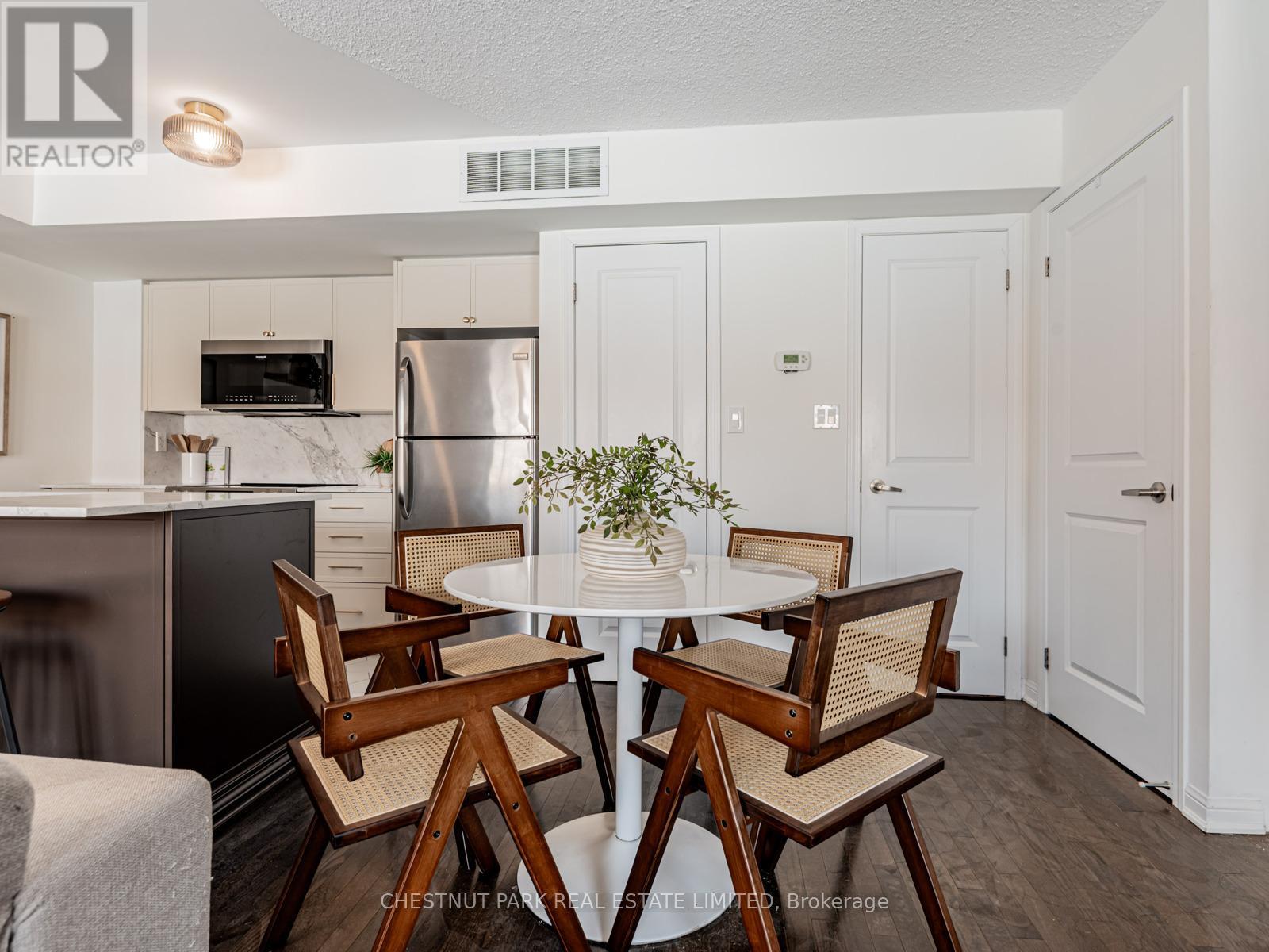 202 - 16 Foundry Avenue, Toronto, Ontario M6H 0A9 - Photo 14 - W12806882