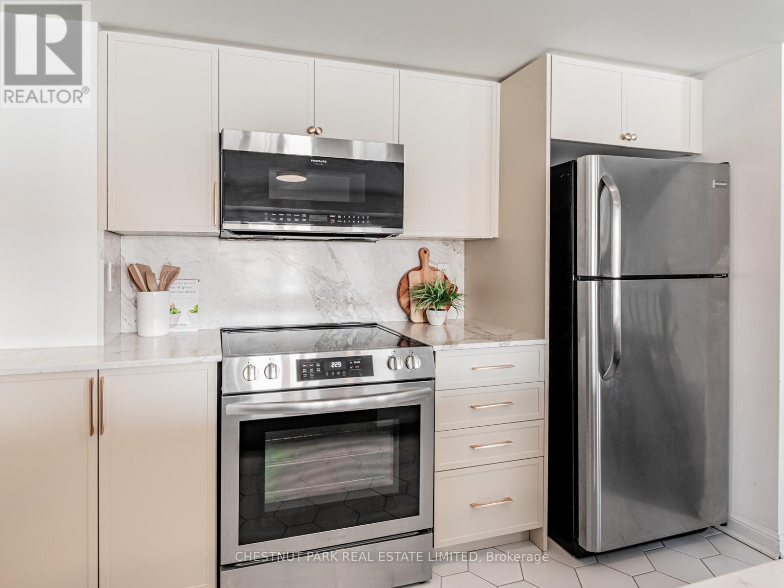 202 - 16 Foundry Avenue, Toronto, Ontario M6H 0A9 - Photo 17 - W12806882