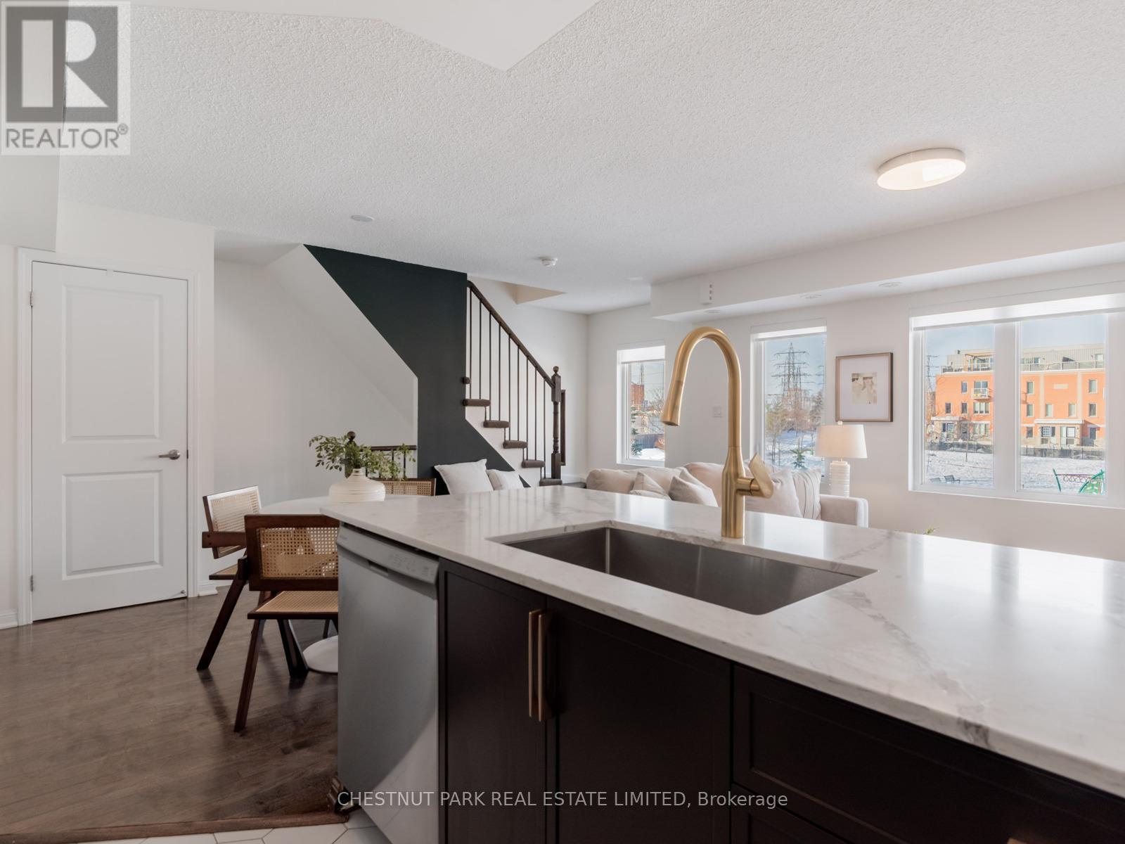 202 - 16 Foundry Avenue, Toronto, Ontario M6H 0A9 - Photo 18 - W12806882