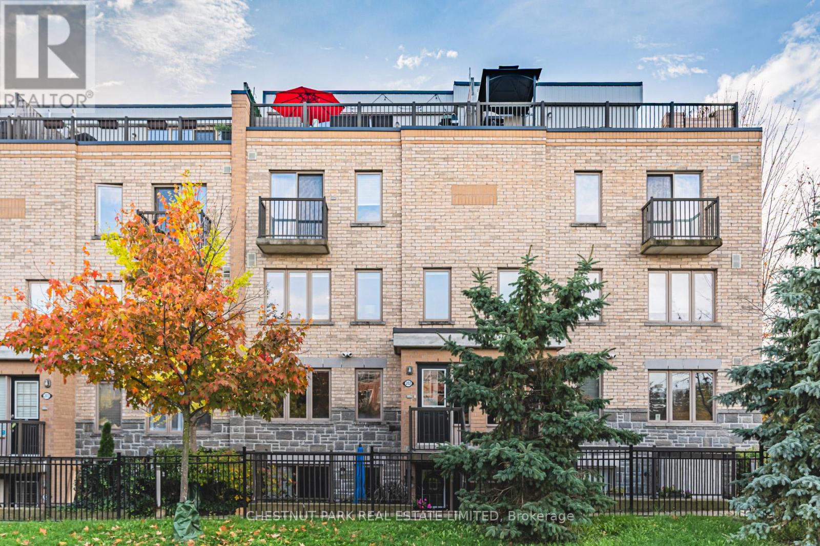 202 - 16 Foundry Avenue, Toronto, Ontario M6H 0A9 - Photo 2 - W12806882