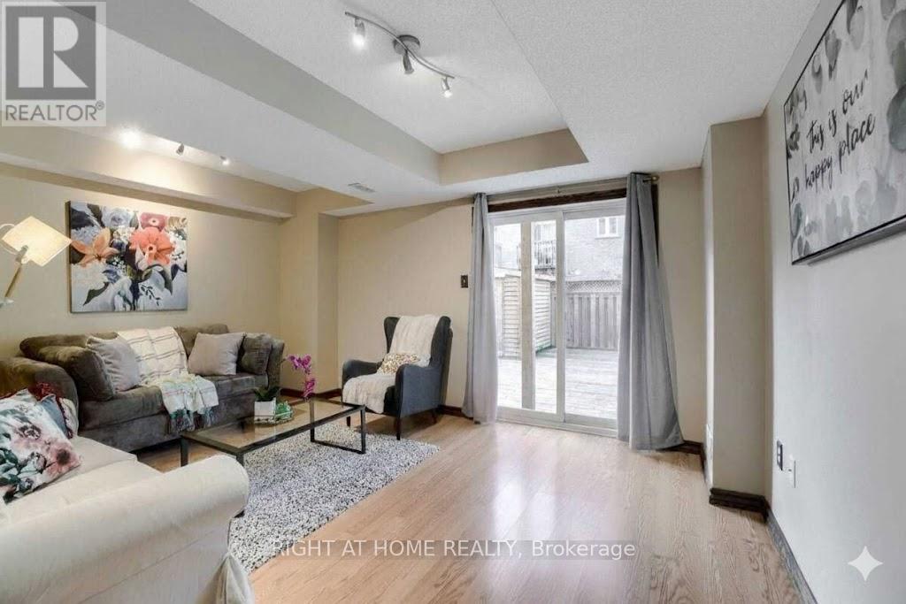 741 Maxman Street, Mississauga, Ontario  L5R 0B3 - Photo 22 - W12806920