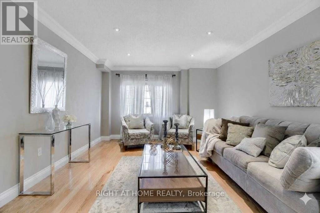 741 Maxman Street, Mississauga, Ontario  L5R 0B3 - Photo 5 - W12806920